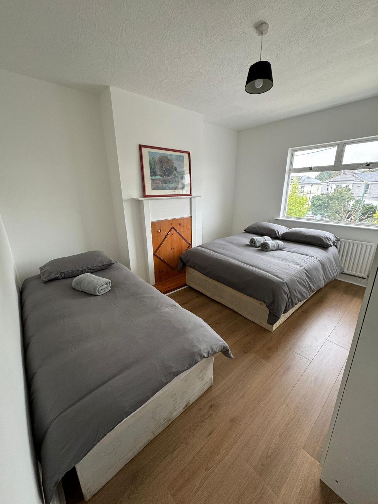 Nice Triple Room At 2 Iveragh Rd-7 Dublin Extérieur photo